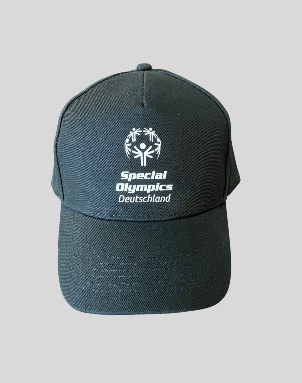 Schwarze Cap mit weißem Special Olympics Deutschland Logo und verstellbarem Klettverschluss